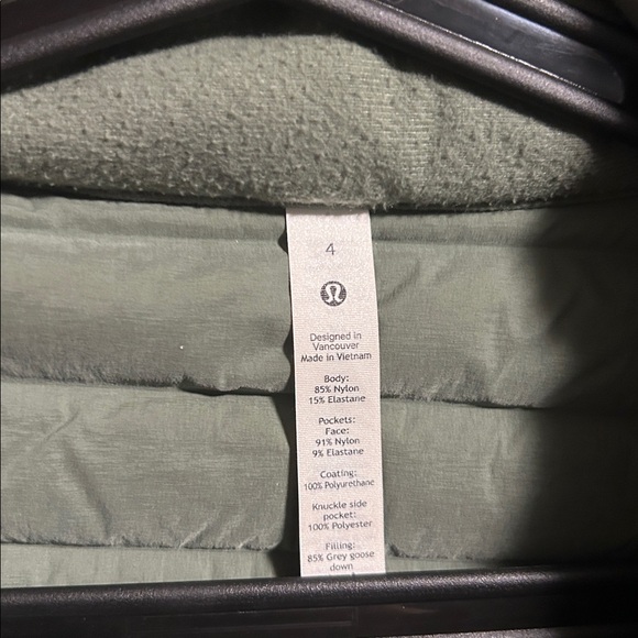 lululemon athletica Olive Puffer Jacket - Picture 4 of 5